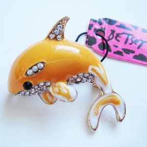 BETSEY JOHNSON  MUSTARD YELLOW TINY DOLPHIN BROOCH